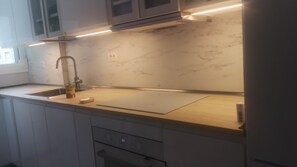 Ảnh chưa phân loại, 3 trong số 6 ảnh, nút