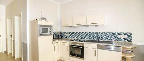 Lejlighed | Privat køkken | Køleskab, mikrobølgeovn, ovn, kogeplade