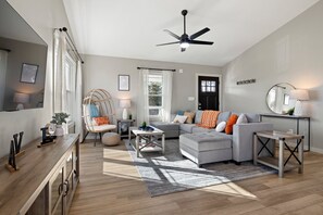 Smart TV, books - Mountain Getaway w/ Hot Tub & Big Backyard (Leicester)