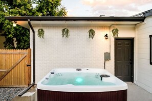 Bain à remous extérieur