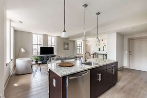 Televisión 70 pulgadas con canales de televisión digitales