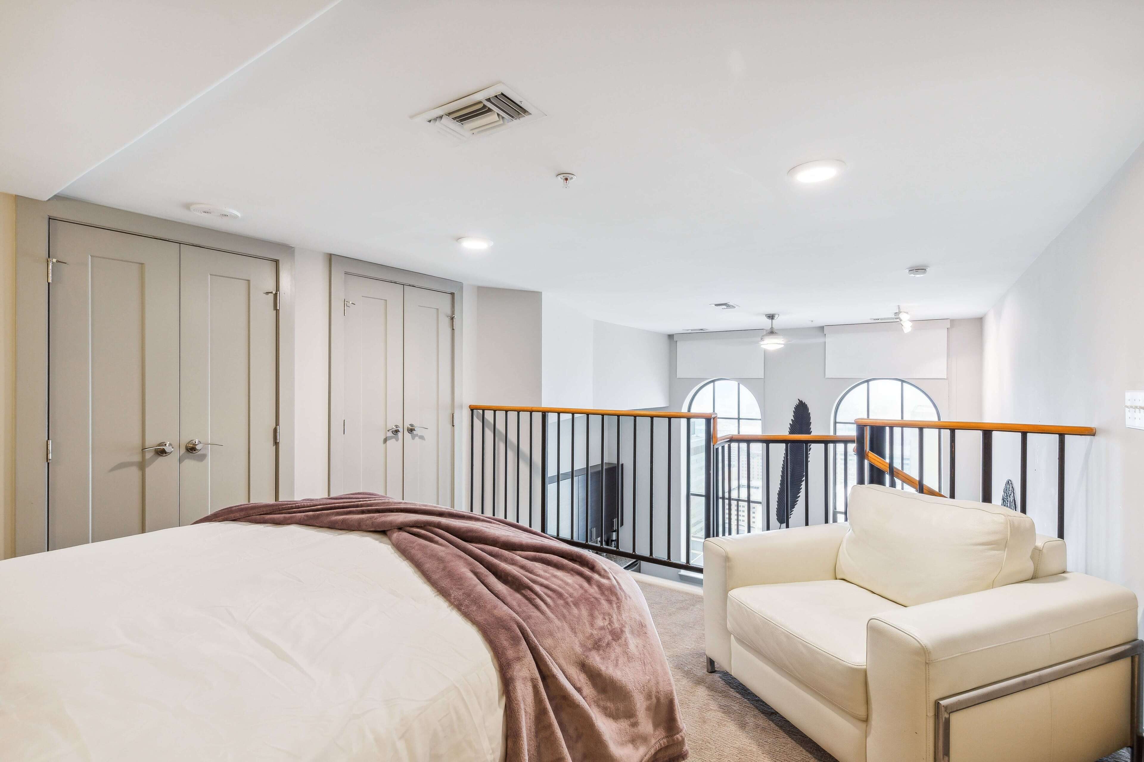 Departamento exclusivo | Ropa de cama de alta calidad y tabla de planchar con plancha 