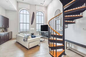 Living area - Distinguished Apartment Rooftop Deck (Baltimore)