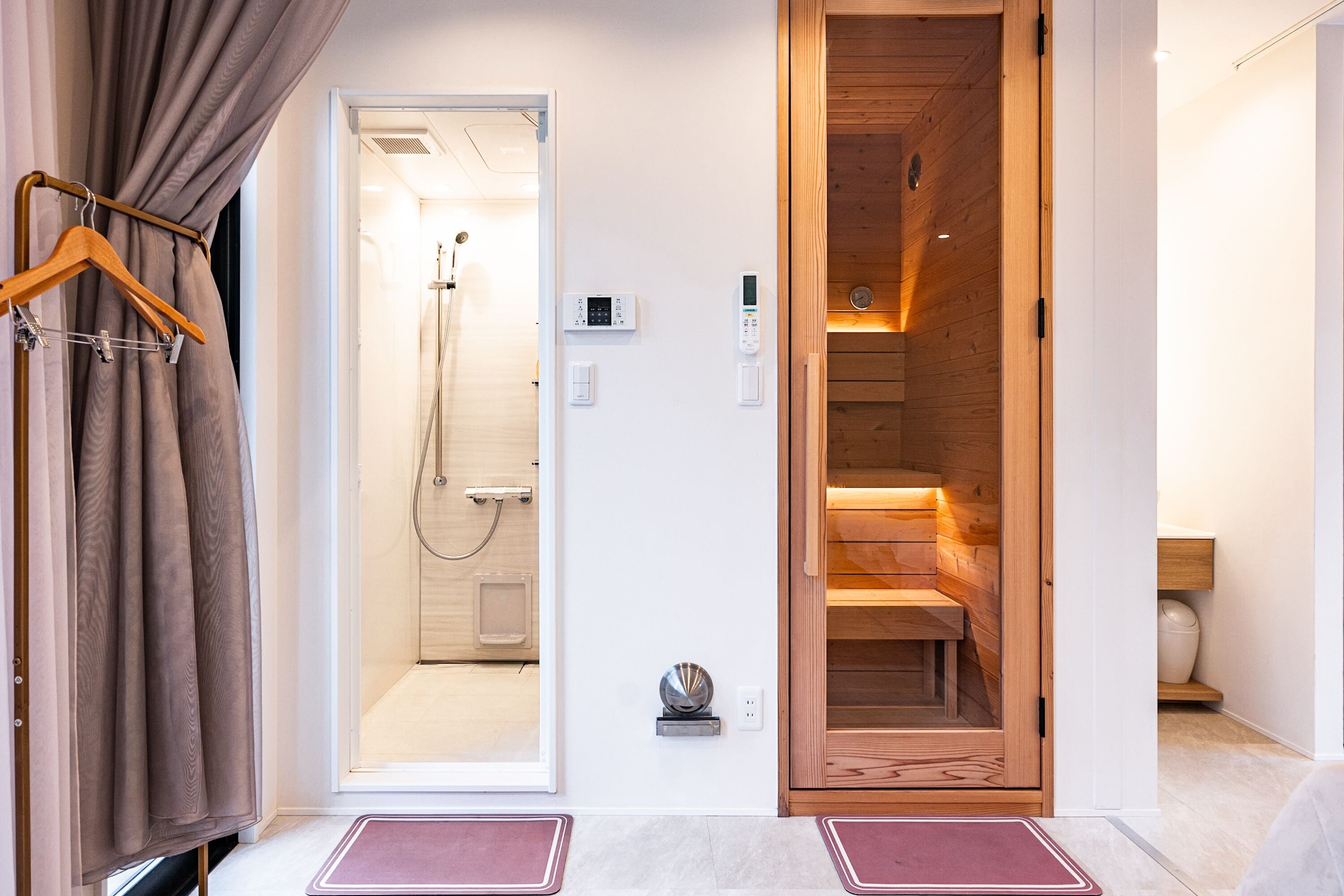Superior Villa | Bathroom shower