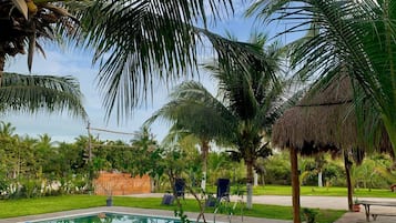 Vista frontal de la propiedad