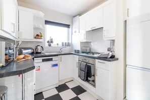 Frigorifero, forno, tostapane, pentole/stoviglie/utensili