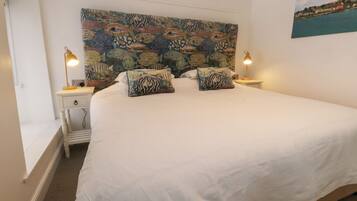 2 bedrooms, individually decorated, individually furnished, free WiFi