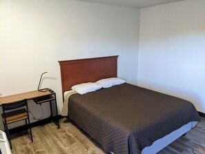 Single Room | Desk, laptop workspace, free WiFi, bed sheets - K&E Motor Inn (Edmonds)