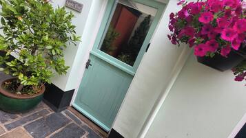 Cottage | Exterior detail