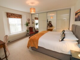 5 bedrooms, individually decorated, individually furnished, free WiFi