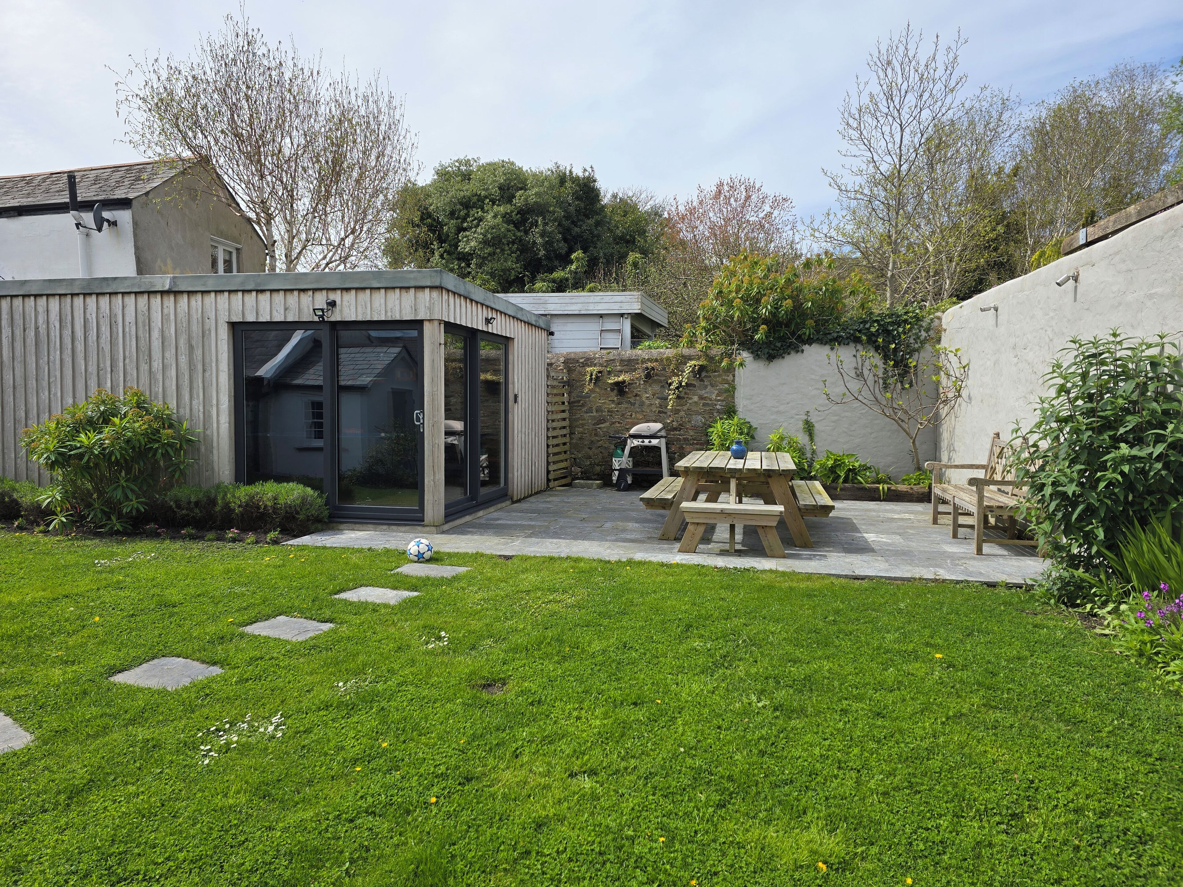 Cottage | Outdoor dining