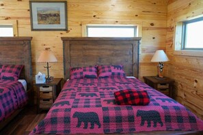 3 bedrooms, desk, travel cot, WiFi