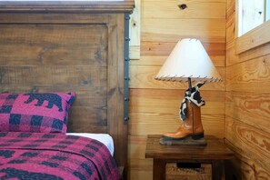 3 bedrooms, desk, iron/ironing board, WiFi