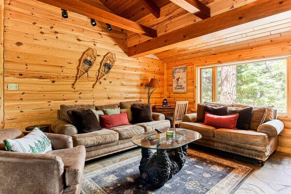 Smart-tv en een open haard