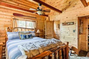 2 bedrooms, desk, free WiFi, bed sheets