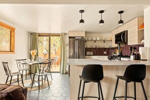 冰箱、微波炉、烤箱、炉灶