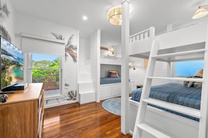3 habitaciones, tabla de planchar con plancha, wifi y ropa de cama