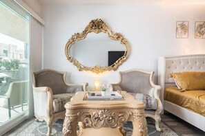 Interior - Bay Bliss: Luxurious Comfort with Stunning Views (San Diego)