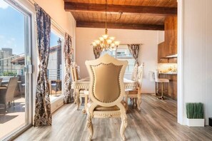 Dining - Full Bay View Luxurious 3 Bed w Spa (San Diego)