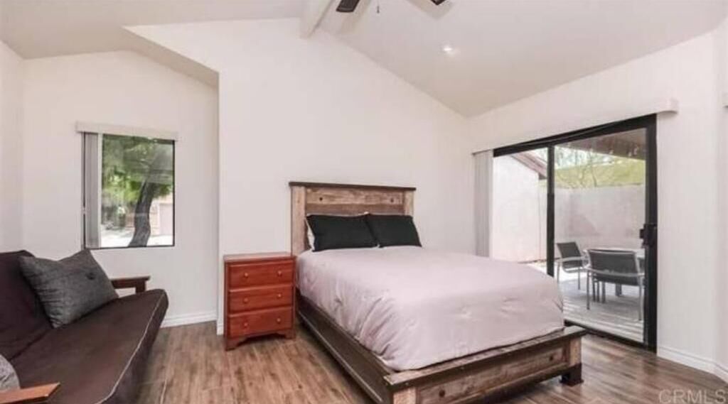 2 bedrooms, desk, iron/ironing board, travel crib