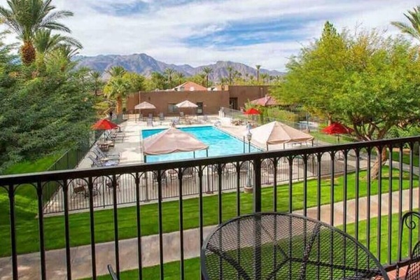 Piscina a l'aire lliure i piscina climatitzada