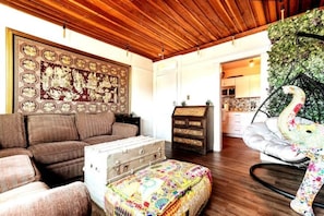 Smart-TV, Kamin, Stereoanlage