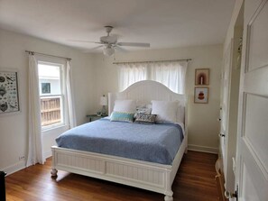 2 sovrum, skrivbord, strykjärn/strykbräda och wi-fi