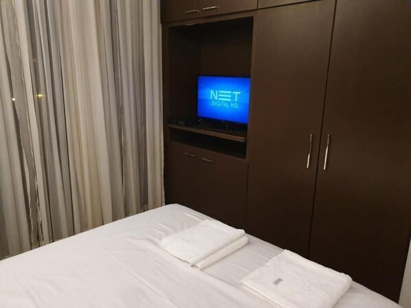 1 bedroom, desk, free WiFi