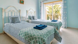 2 bedrooms, iron/ironing board, free WiFi, bed sheets - Lovely 2 Bedroom Apt, Oasis Parque, Alvor (Portimão)