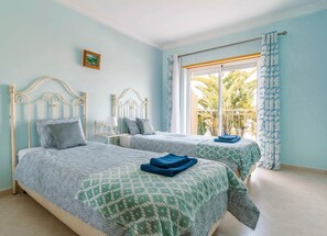 2 sovrum, strykjärn/strykbräda, gratis wi-fi och sängkläder