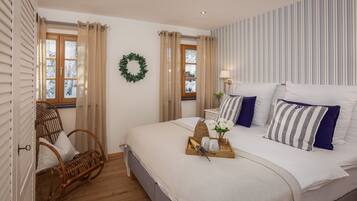 2 Schlafzimmer, Schreibtisch, Reisekinderbett, kostenloses WLAN