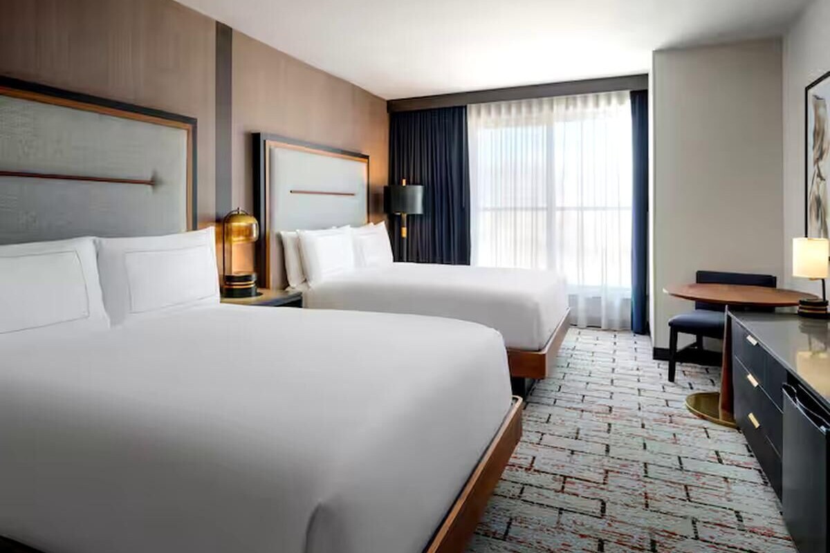 Premium bedding, in-room safe, laptop workspace, blackout drapes