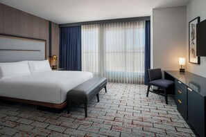 Premium bedding, in-room safe, laptop workspace, blackout curtains - The Hoffmann Hotel Basalt Aspen, Tapestry Collection By Hilton (Basalt)
