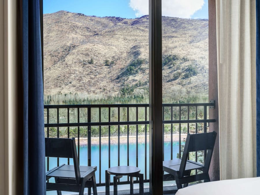 Premium bedding, in-room safe, laptop workspace, blackout drapes