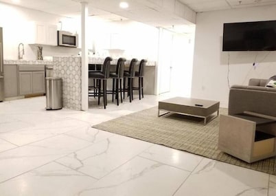 7 BR-Sleeps 15! Famous Lakefront by YouRent!