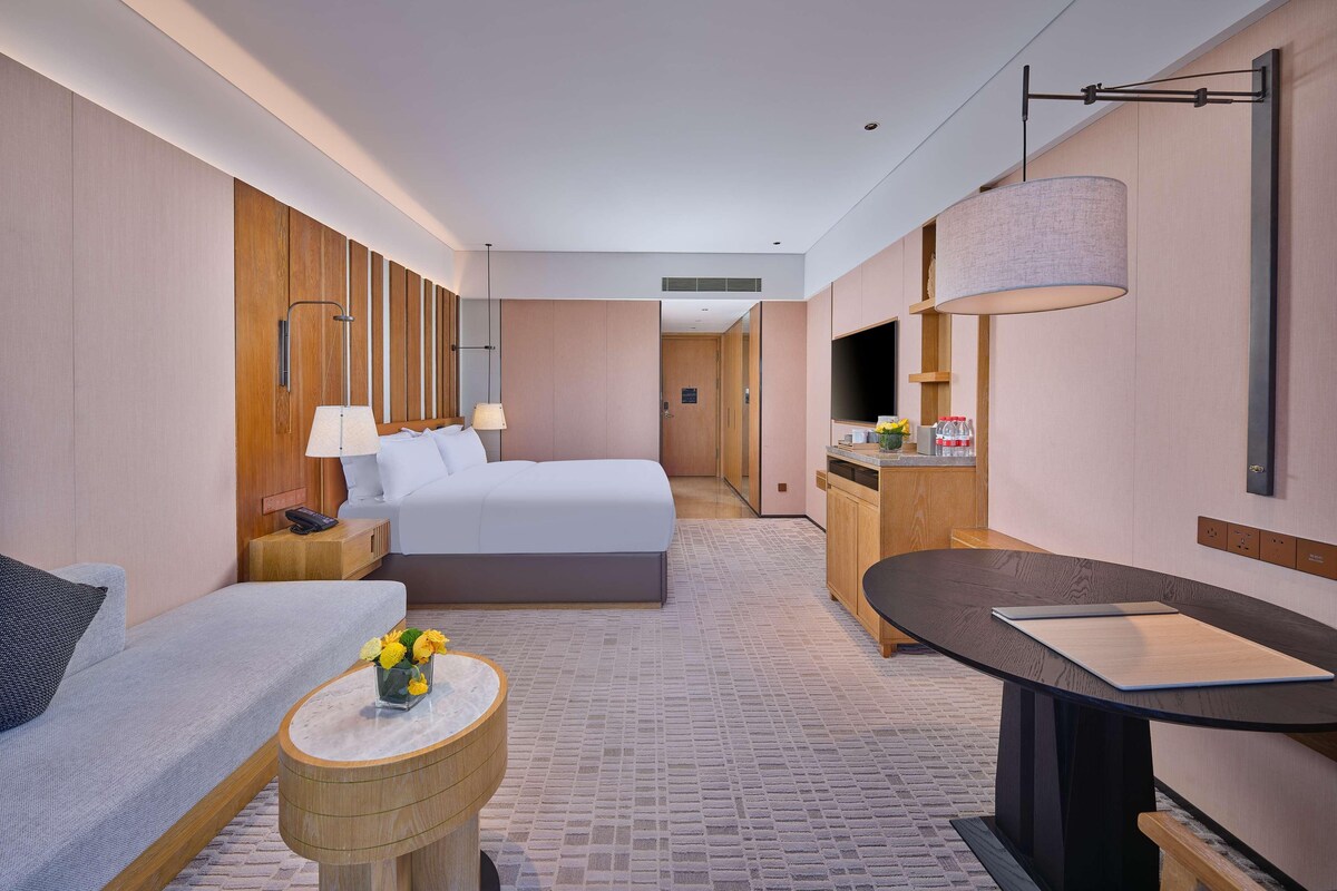 King Deluxe Room With Balcony