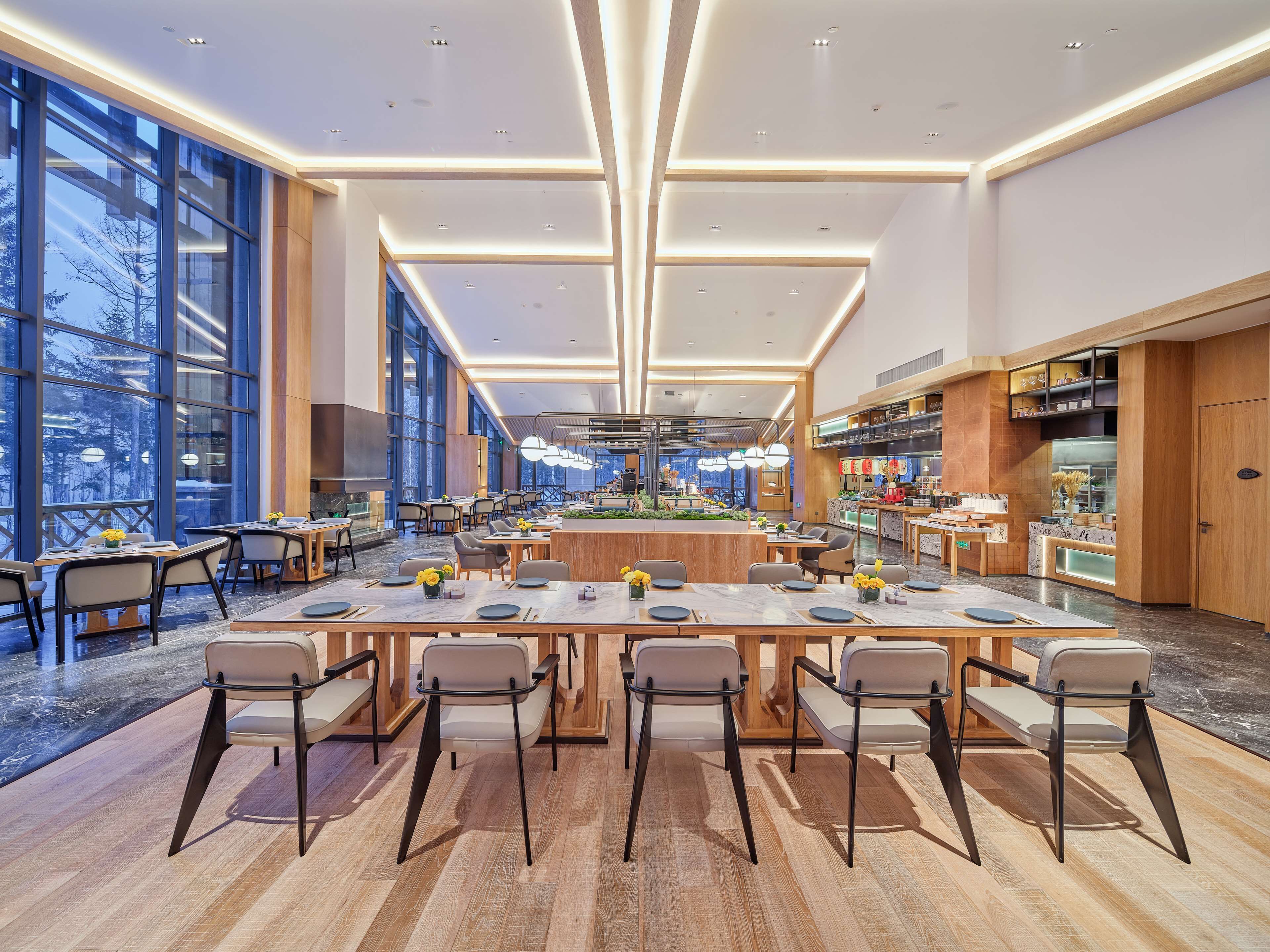 2 間餐廳；供應早餐