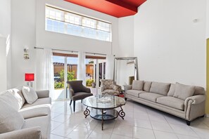 Living area - Palm Beach 102-c (Noord)