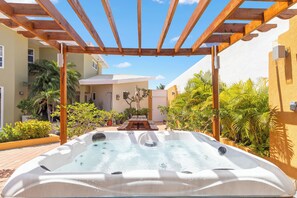 Property grounds - Palm Beach 102-c (Noord)