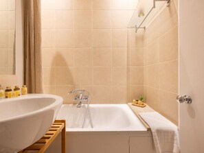 Hårføner og håndklær