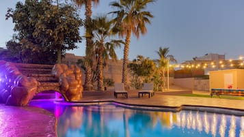 Outdoor pool, pool loungers