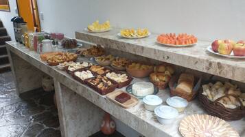 Free daily buffet breakfast
