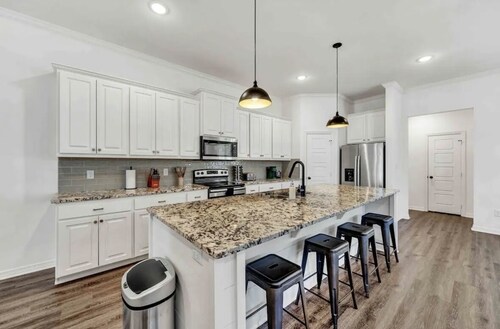 Stay Tyler @ Parade of Homes 