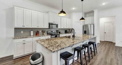 Stay Tyler @ Parade of Homes