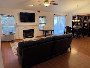 Smart TV, DVD player - Serene Desert Escape with deep pool & spacious backyard (Chandler)