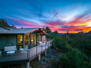 Terrace/patio - Ridge-Top Retreat : MidCentury 3 BR / 3 Bath (Sedona)