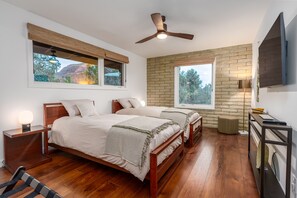 3 slaapkamers, een bureau, een strijkplank/strijkijzer, gratis wifi