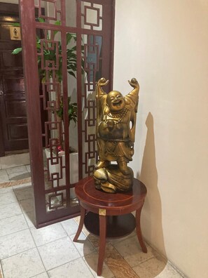 ฝ่ายต้อนรับ