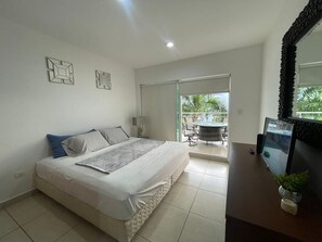 2 bedrooms, free WiFi, bed sheets - depa de playa costa veleros (Mazatlán)