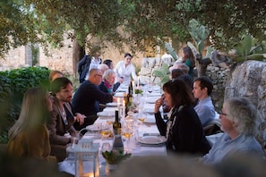 Outdoor dining - Villa in Ragusa with 12 bedrooms sleeps 23 (Ragusa)